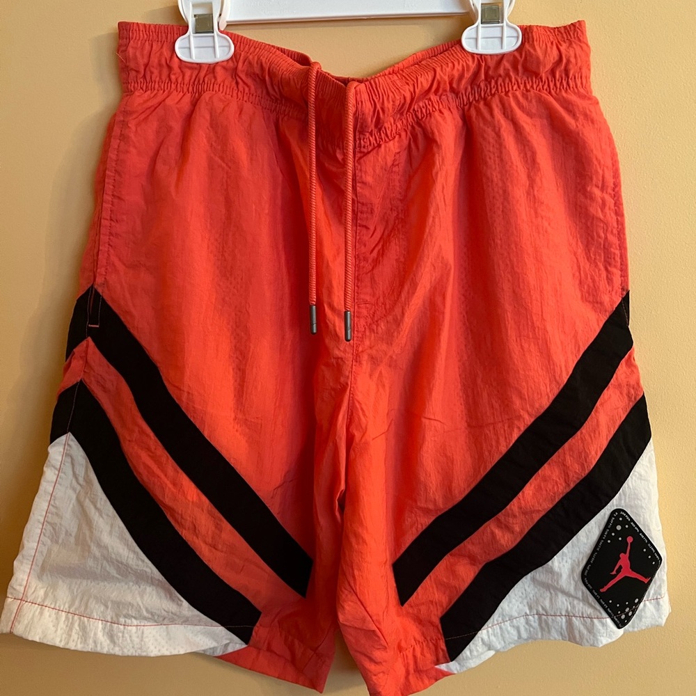 Jordan Men's Color Block Drawstring Mesh Lined active Shorts size S pockets